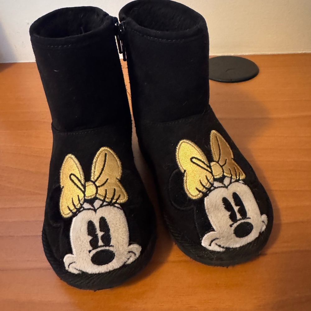 Minnie Mouse Black Boots